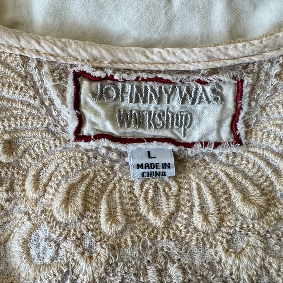 Johnny Was Cream Neutral Embroidered V-Neck Tank large - Picture 4 of 8